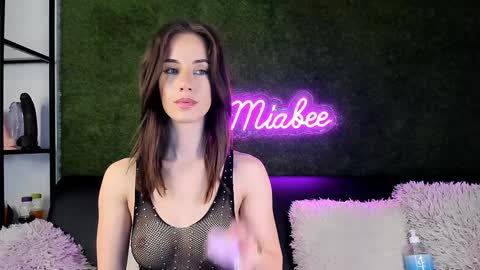 MiaBeeX online show from December 17, 4:53 pm