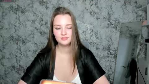 Mia online show from March 3, 6:25 pm