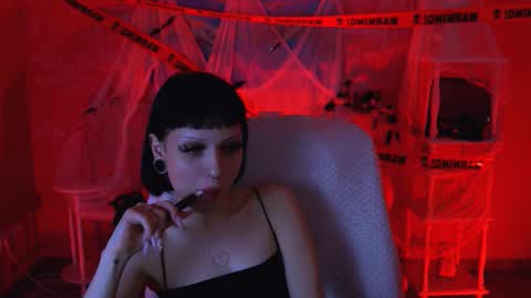 MiaCain online show from October 20, 8:45 pm