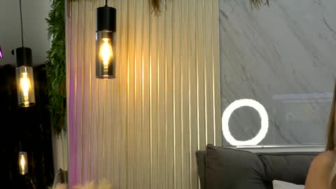 Mia online show from February 27, 10:53 pm