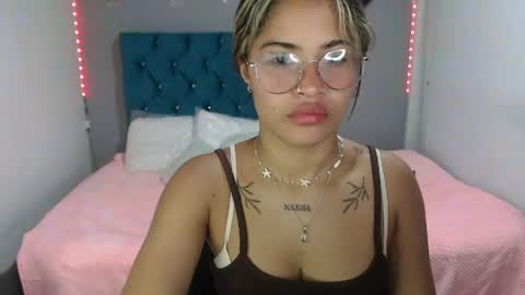 miacumgirl online show from May 28, 12:25 pm
