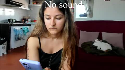 Mia online show from February 5, 3:31 pm