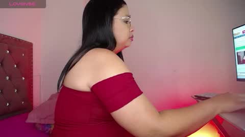 mia online show from March 27, 3:08 am