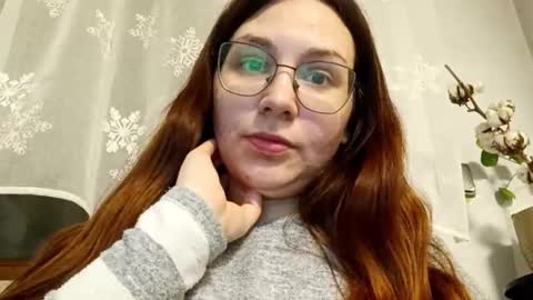 Mia online show from March 18, 7:41 pm