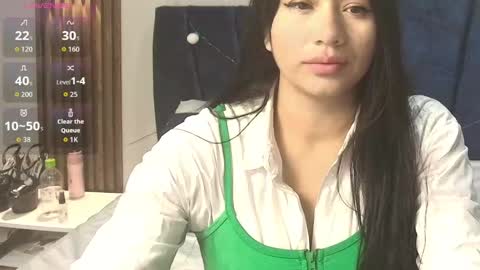 Snapshot of miahotmez chatting on October 7, 11:36 am MIA HOTMEZ online show from October 7, 11:36 am