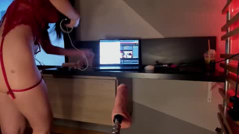 Mia online show from February 14, 5:48 pm