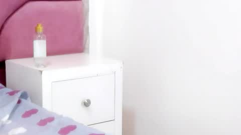 miajhonsonx online show from October 23, 2:34 pm