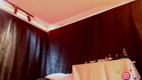 Mia online show from March 25, 12:27 am