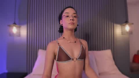 Mia Larouse online show from February 28, 8:08 pm