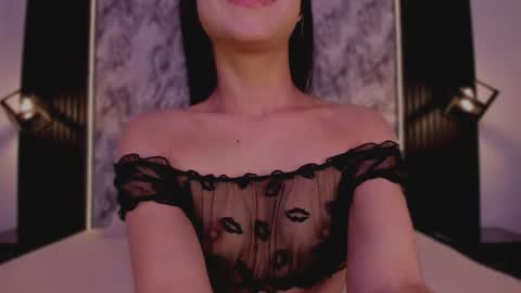 Mia Larouse online show from March 11, 9:50 pm