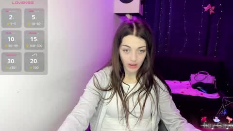 mialune01 online show from March 23, 8:20 am