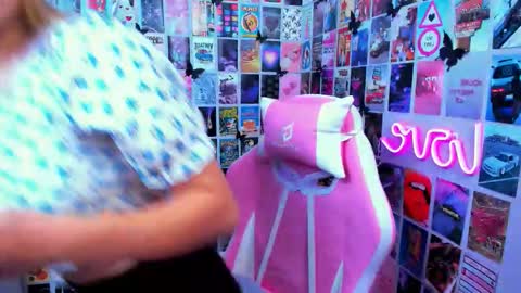 miamilas online show from October 6, 9:04 am