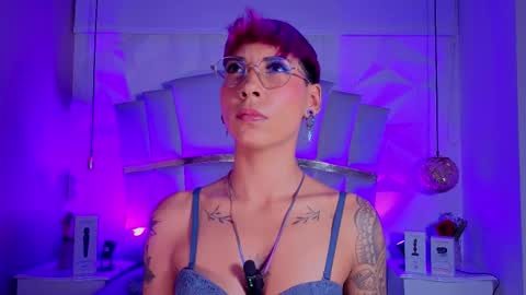 Mia Morgann online show from September 15, 3:59 am