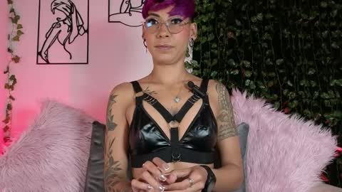 Mia Morgann online show from October 1, 12:32 pm