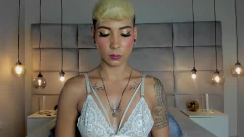 Mia Morgann online show from January 25, 10:39 pm