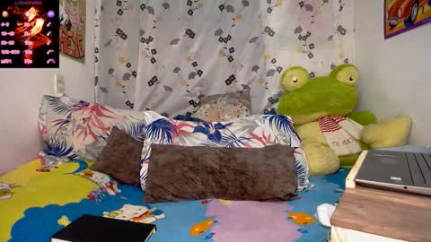 Mia online show from October 8, 4:22 pm