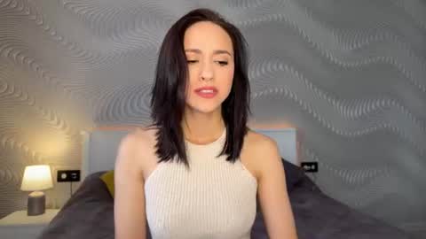 Mia online show from July 7, 7:23 am