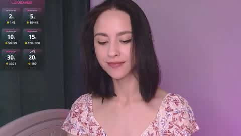 Mia online show from October 3, 7:46 am