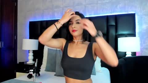 Snapshot of miasweetth chatting on February 12, 12:01 pm Mia Sweetth online show from February 12, 12:01 pm