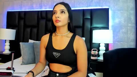 Snapshot of miasweetth chatting on February 13, 11:39 am Mia Sweetth online show from February 13, 11:39 am
