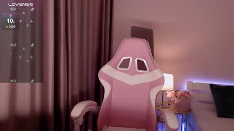 Snapshot of miatory chatting on October 18, 5:15 pm Sofia online show from October 18, 5:15 pm