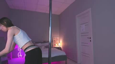 Snapshot of michele_mack chatting on March 5, 5:07 am michele_mack online show from March 5, 5:07 am