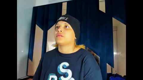 michell_rs online show from October 23, 7:14 am