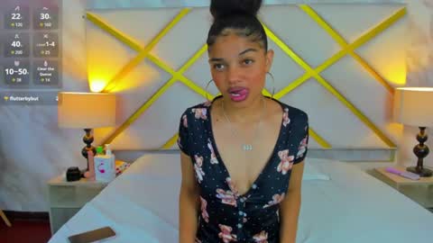 michellebronx online show from July 30, 11:33 am