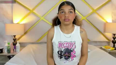 michellebronx online show from June 18, 11:48 am