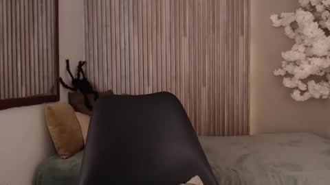 Michelle online show from October 24, 2:02 pm