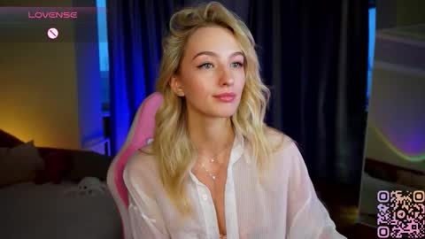 Snapshot of mickeydior chatting on October 11, 12:52 pm mickeydior online show from October 11, 12:52 pm