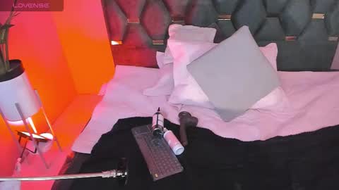 Micki online show from September 24, 12:04 pm