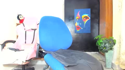 lydia follow me on ig at shortgirl 406 online show from November 25, 7:43 am