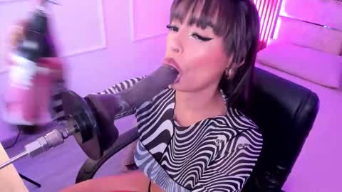 Mia Monroe online show from November 22, 9:28 pm