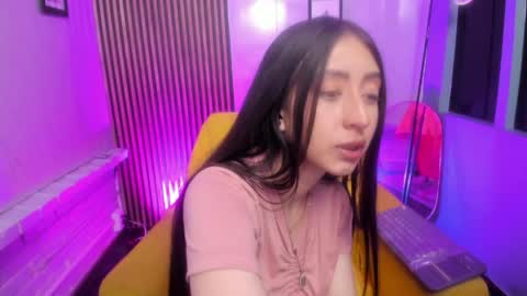 miilu  online show from April 11, 7:45 am