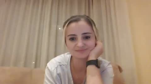 miki234809581 online show from November 3, 9:08 pm