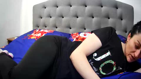 Mikyloveu online show from April 6, 2:51 pm