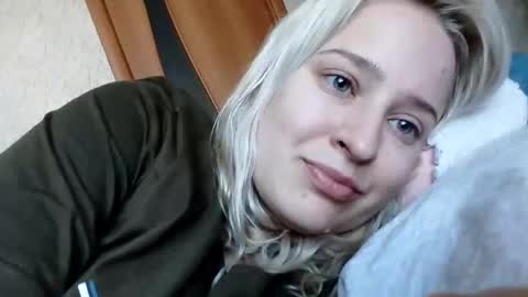 Mila 420 online show from May 6, 7:12 am