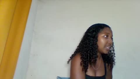 mila_lunah online show from April 12, 6:00 pm