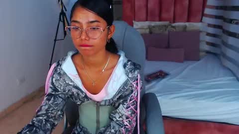 milaa_star online show from October 2, 4:39 am