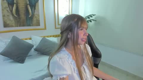 milaack_ online show from March 29, 1:21 pm