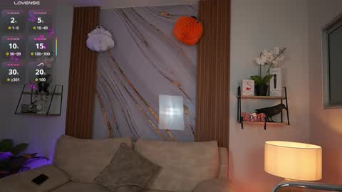 milacrave online show from October 17, 2:53 pm