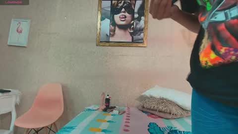 miladiosa online show from October 4, 12:00 pm