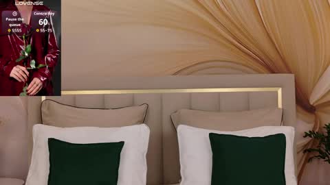 milaleoneli online show from March 25, 3:48 pm