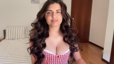 Milena online show from May 14, 1:50 pm