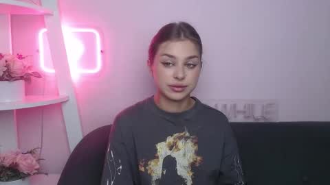 Snapshot of milanaangelas chatting on October 20, 5:10 am milanaangelas online show from October 20, 5:10 am
