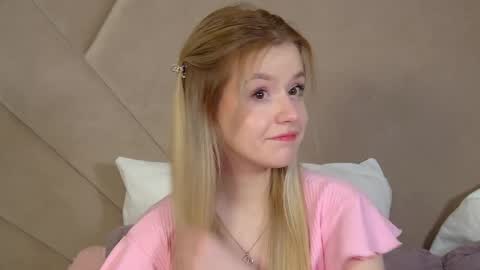 MilanaBalmain online show from April 6, 4:34 am