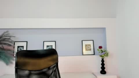 Mila Rose online show from December 22, 11:22 am