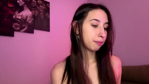 Snapshot of milastretchh chatting on October 8, 10:47 pm MIla and Viki online show from October 8, 10:47 pm