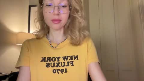 Mila online show from January 13, 4:33 pm